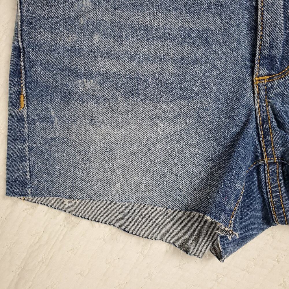 Universal Thread Womens Shorts Cut Off Medium Wash with Whiskering & Raw Hem 00 - Picture 2 of 6